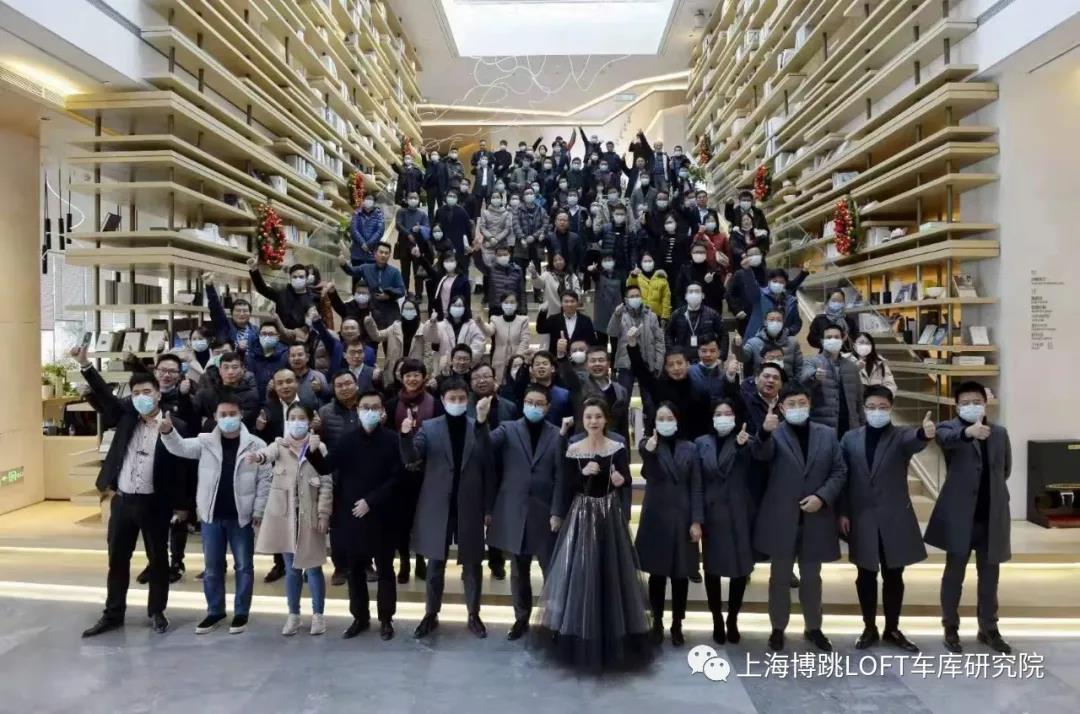 淮安全国一百多人在华侨城汉口道6号参观研讨LOFT专利车库技术！